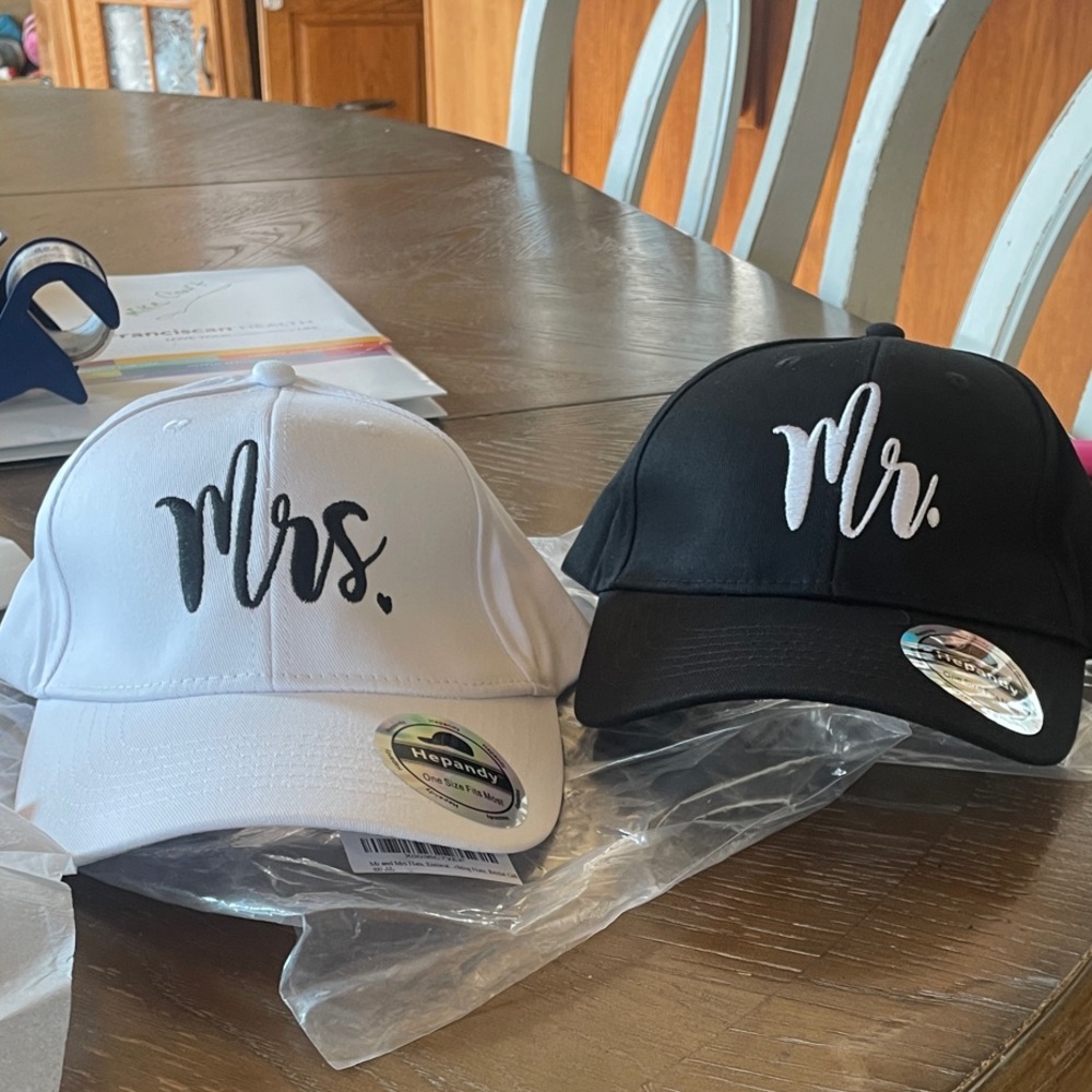 Mr’ & 'Mrs.'  Newlywed Baseball Caps . Set of 1 NWT